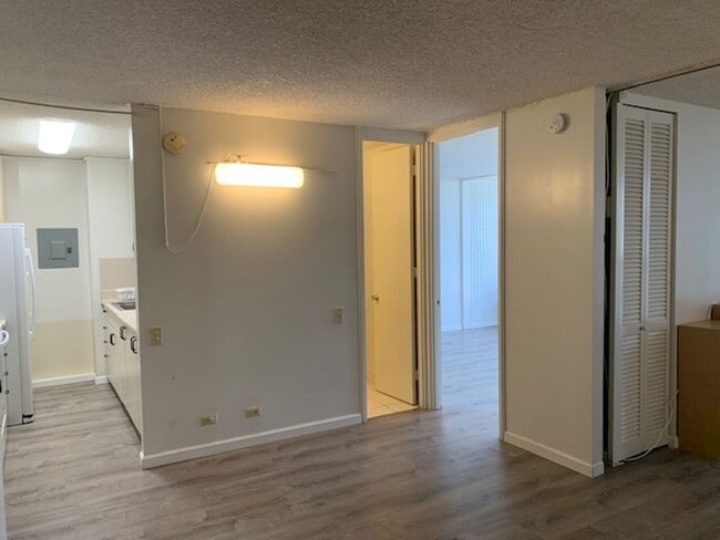 Photo - Makiki Terrace - 1 bedroom, 1 bathroom unit with 1 parking