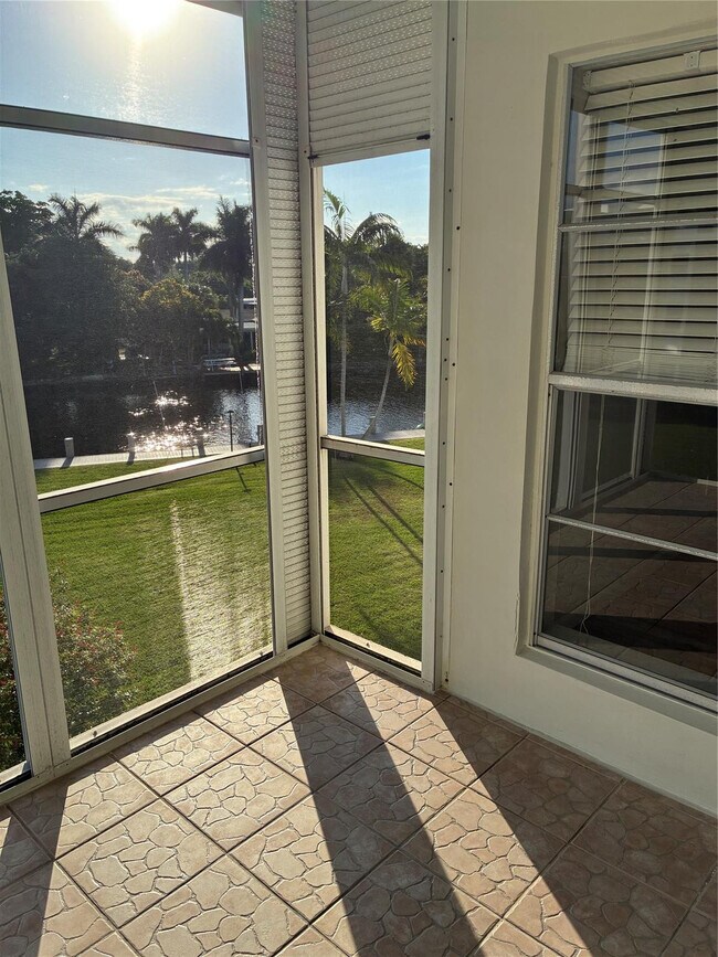 Photo - 2970 NE 16th Ave Unit b310