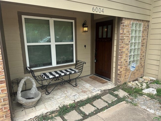 Photo - 6004 Palm Cir