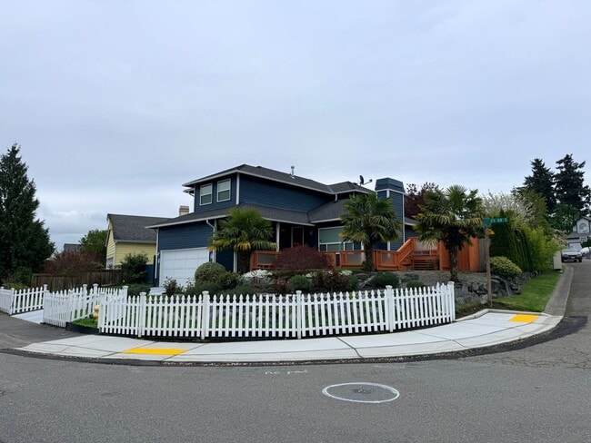 Building Photo - 27840 25th Dr S