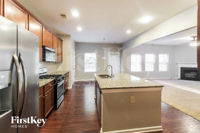 Photo - 423 Fredrick Dr