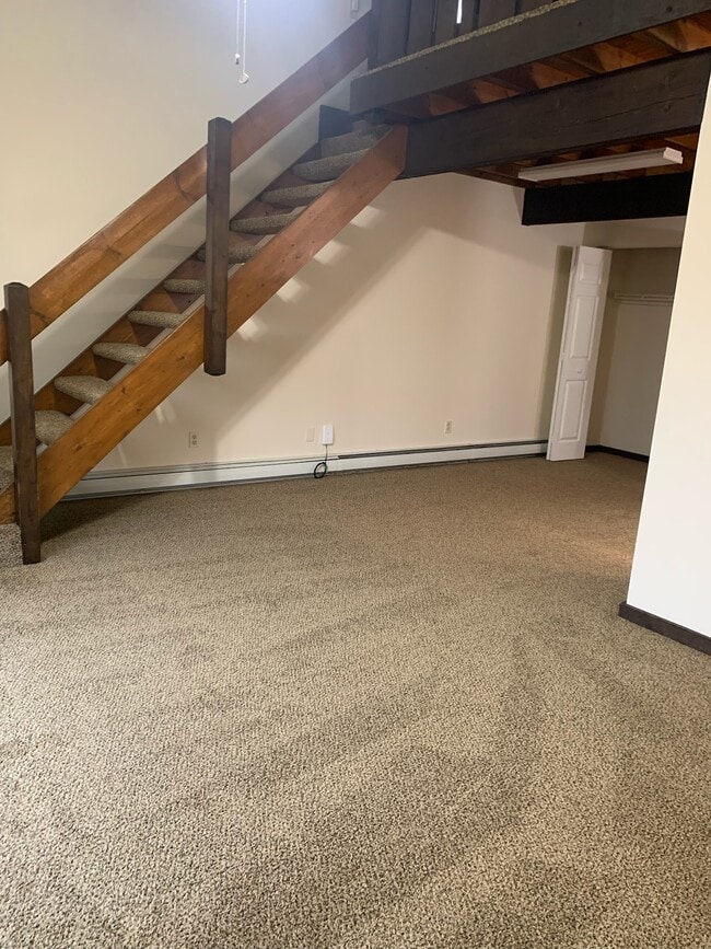 Photo - 1430 Maplecrest Dr