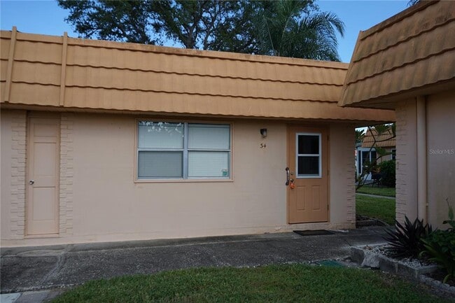 Building Photo - 1801 Bedford Ln Unit 34