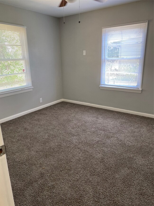 Photo - 13701 Longview St