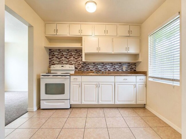 Photo - 404 Normandy St