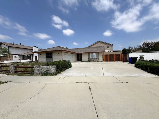 Single Story Home Nice Neighborhood - Single Story Home Nice Neighborhood