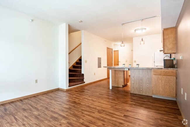 2BR, 1.5BA - 992SF