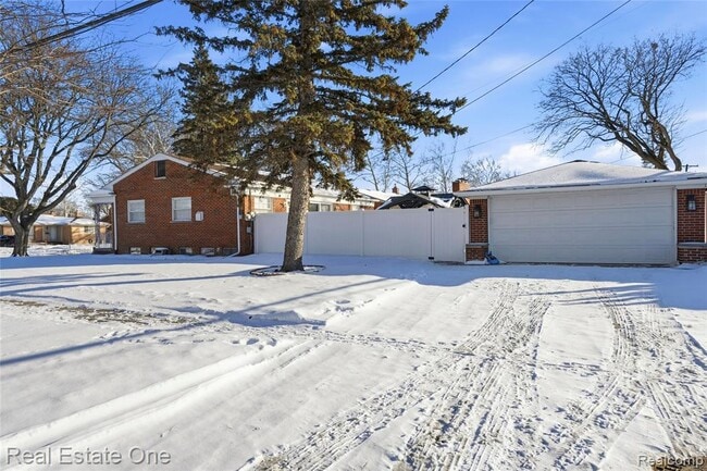Photo - 6341 N Charlesworth St