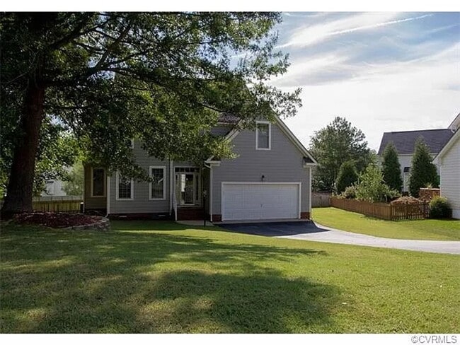 Building Photo - Large 4 Bedroom, 2.5 Bath Home in Atlee Hi...