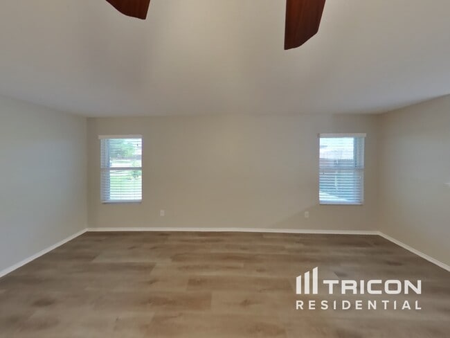 Photo - 1437 Lauren Dr