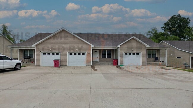 Building Photo - 1705 Evans Rd Unit Apartment B