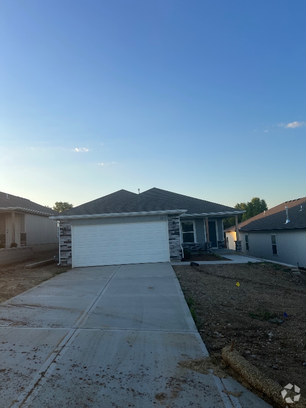 Building Photo - 2113 Brook Ridge Ct Rental