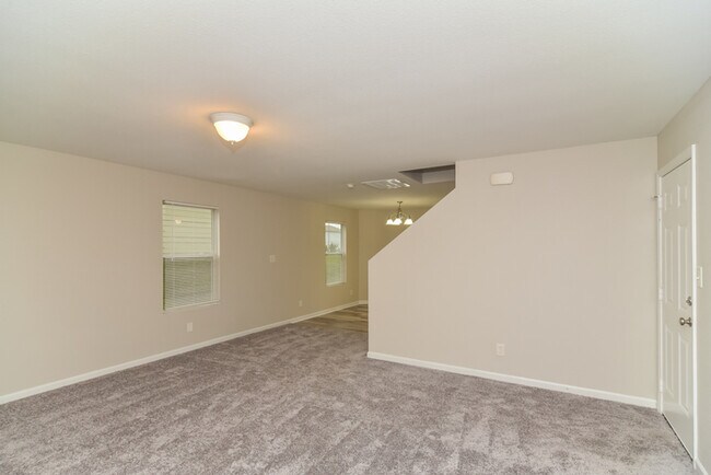 Photo - 130 Dormont Dr NE