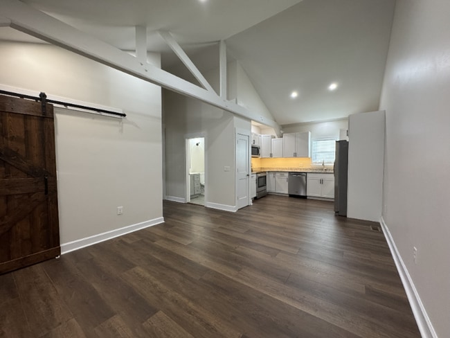 Photo - 632 Graham St