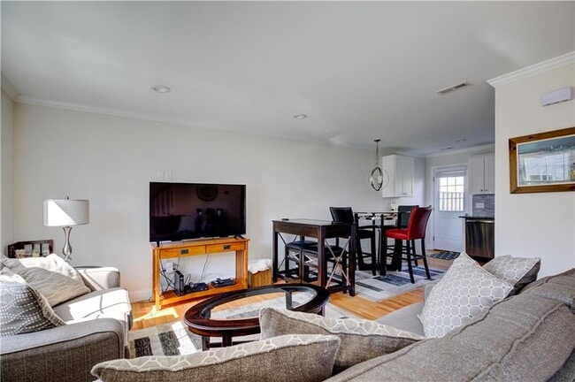 Photo - 17 Mariner Way