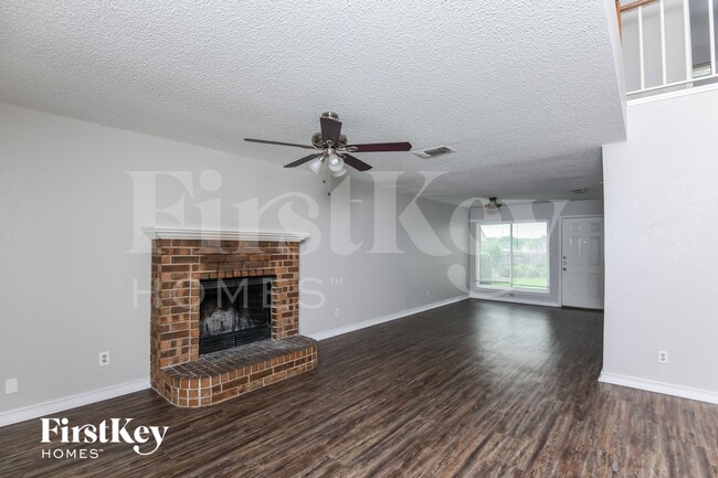 Photo - 809 Parkwest Blvd