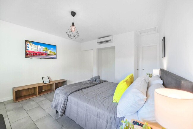 Photo - 515 NE 82nd St Unidad FL1-ID1022258P