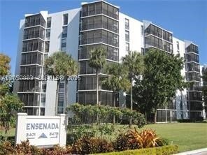 Building Photo - 3475 N Country Club Dr Unit 619