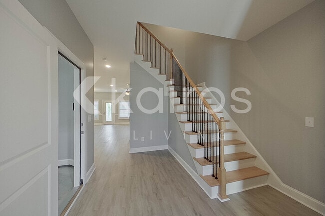 Photo - 3709 Oak Leaf Wy