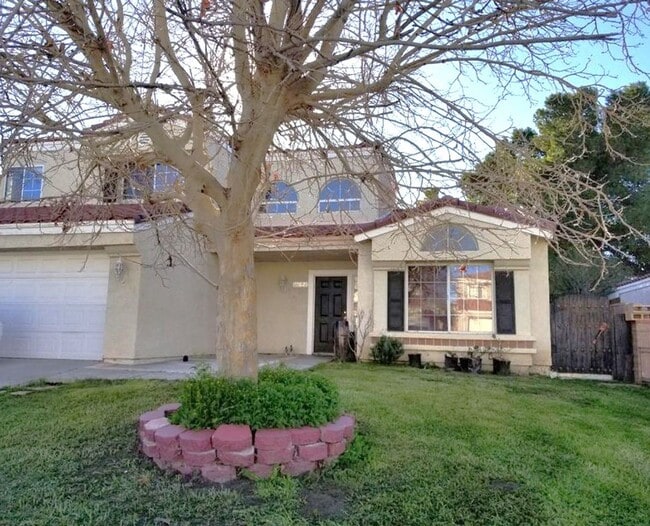 Building Photo - Remodeled 4+3 - $3300 Rental