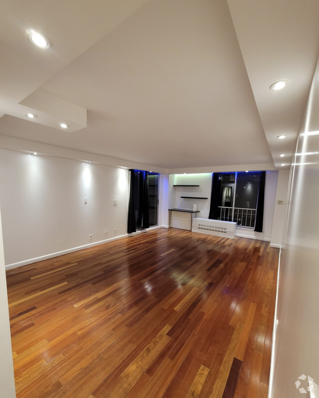 Building Photo - 33 Pond Ave Unit 924 Rental