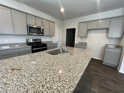 235 Frogmore Lp