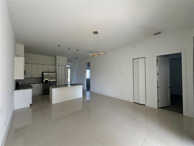 Photo - 15 Regent Ln