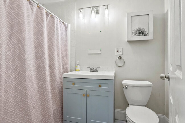 Photo - 60 Beacon St