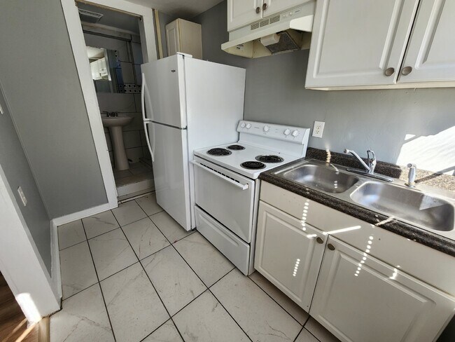 349B HICKORY HEIGHTS - 2BD-1BA Near APSU and Downtown!!!