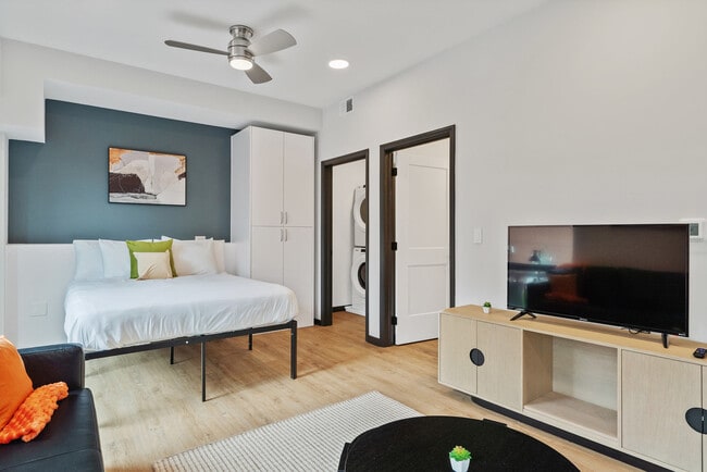 Photo - 423 E Michigan St Unit ID1026468P