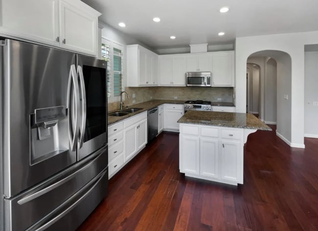 Photo - 3221 Browntail Way