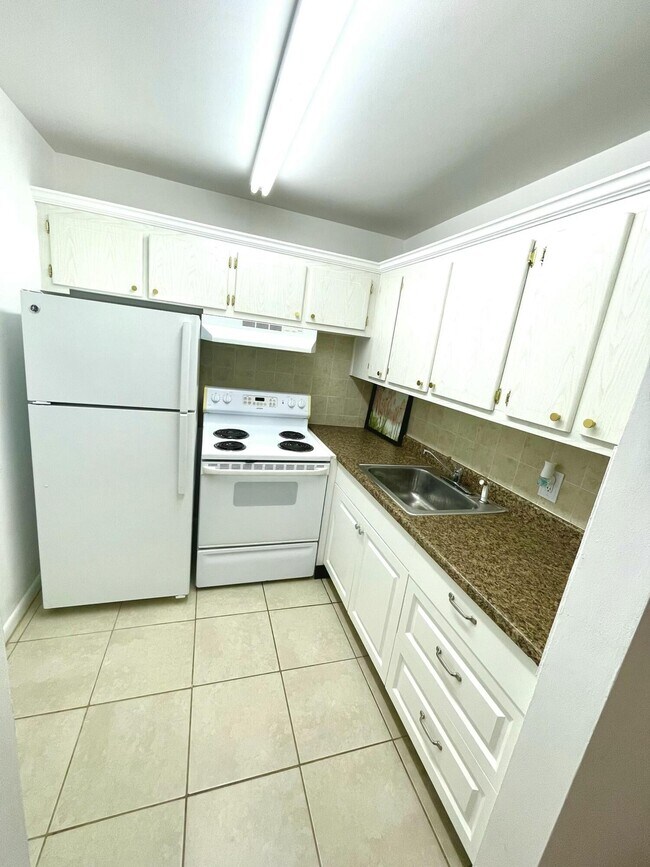 Photo - 128 Canterbury F Unit 128