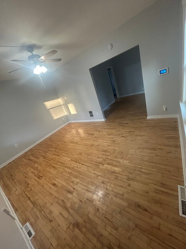 Living room - 40 Moulson St Unit 40 Moulson St