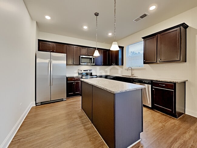 Photo - 212 Lake Vista Dr