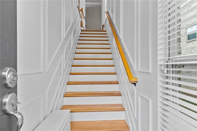 Photo - 2744 Blakely Dr NE