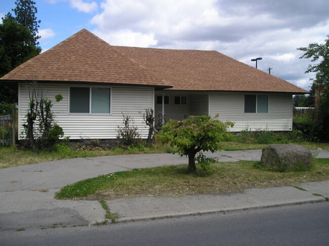 Photo - 409 E 29th Ave