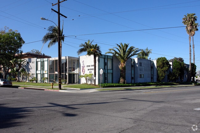 Hyde Park Manor - Hyde Park Manor Apartments