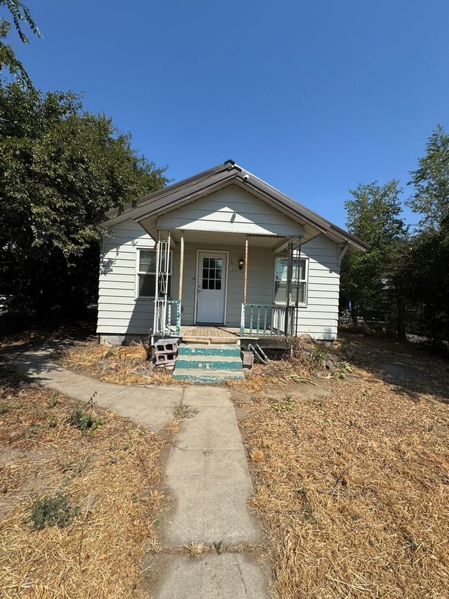 113 E Bartlett Ave