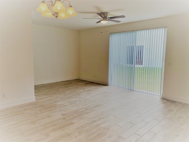 Photo - 124 Osprey Cir