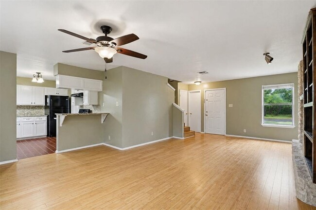 Photo - 10010 Wildflower Ln