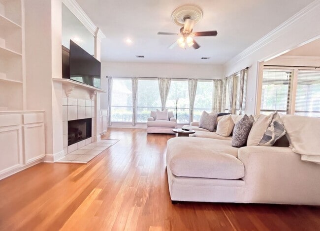 Photo - 302 Cherokee Rose Ln