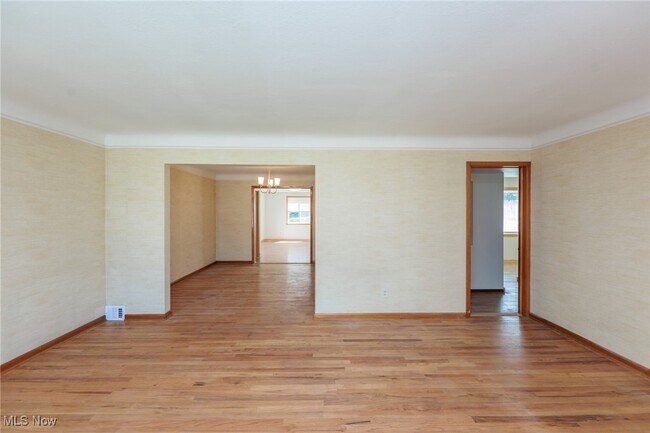 Photo - 2207 Campus Rd