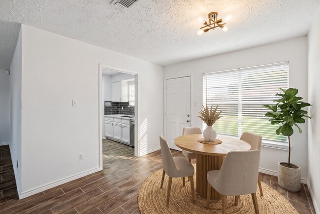 Photo - 14230 Montaigne Dr