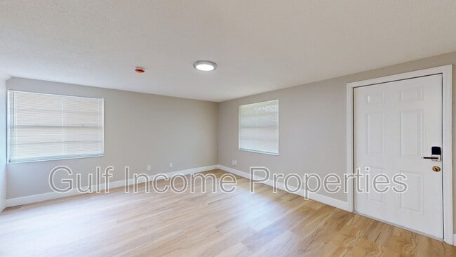 Photo - 2515 30th Ave Dr E