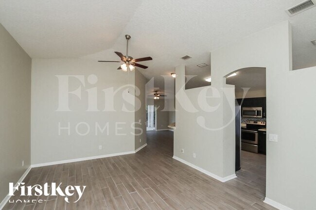 Photo - 530 Melanie Cir