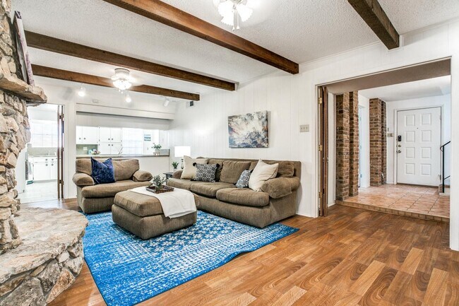 Photo - 108 Mill Creek Dr