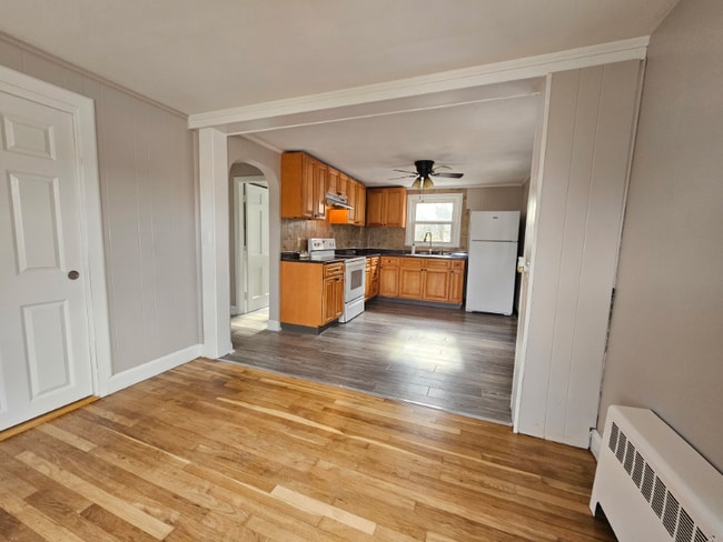 Photo - 1162 Main Ave