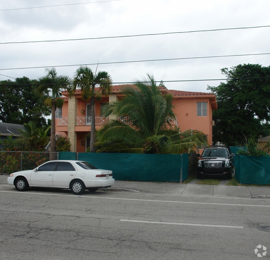 Photo - 455 NE 62nd St