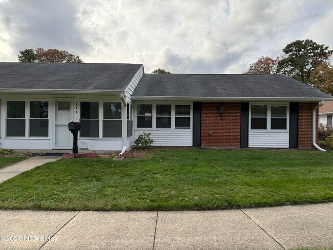 Photo - 664D Plymouth Dr