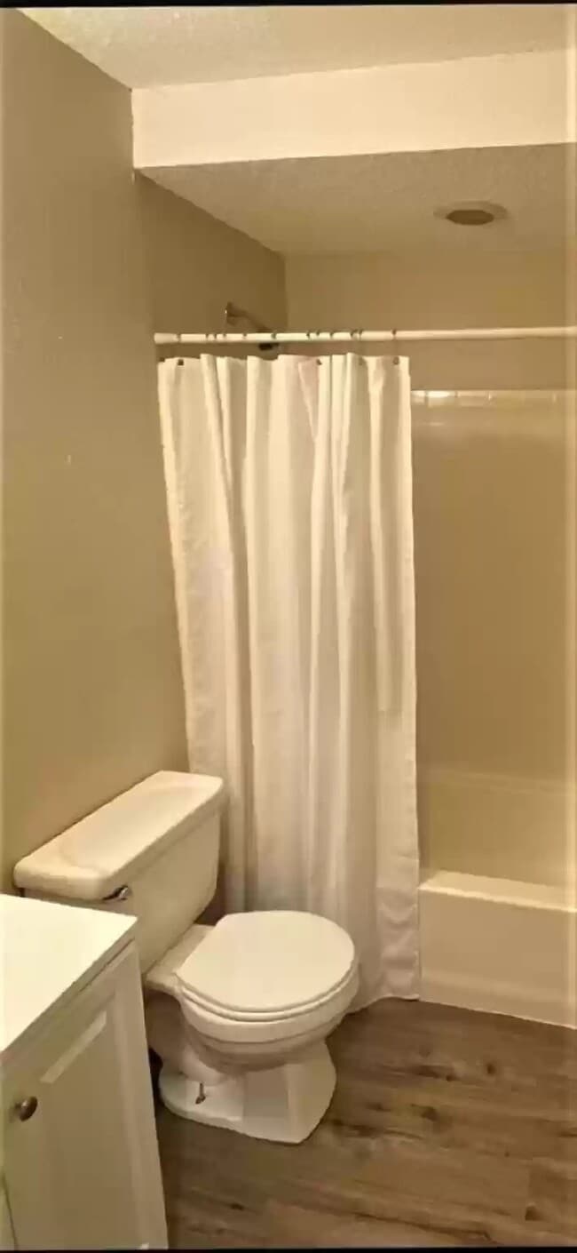 Photo - 1308 Cook St